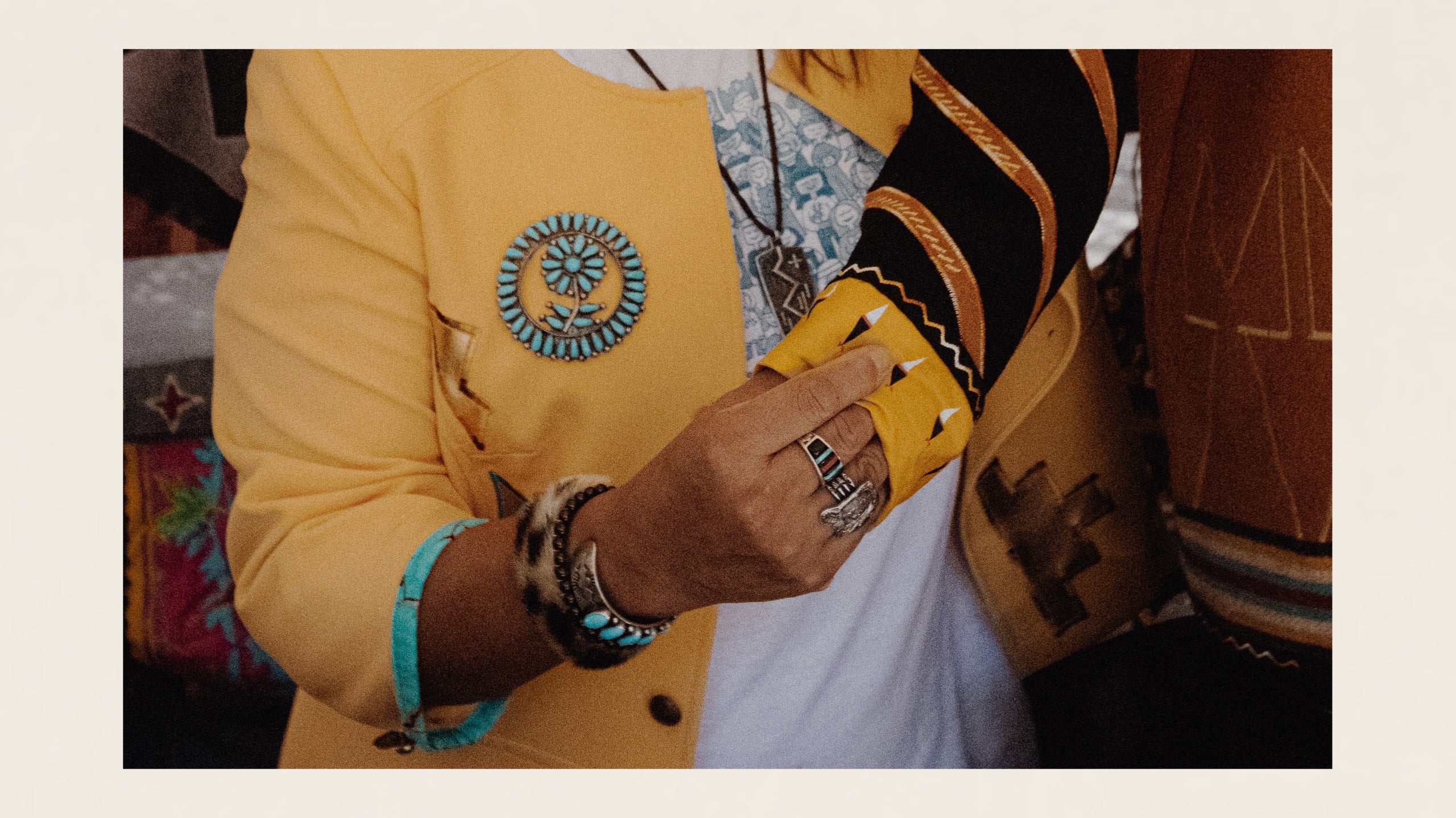 Penny Singer, cr&eacute;atrice de v&ecirc;tements din&eacute;/navajo